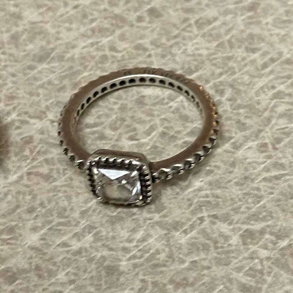 Pandora Ring